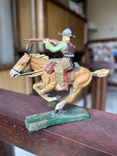 Elastolin cowboy horseback - on,