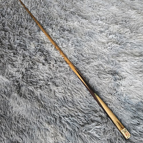 One piece snooker cue rare - one,