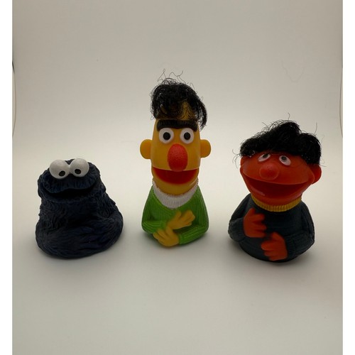 Sesame street finger - street, puppets