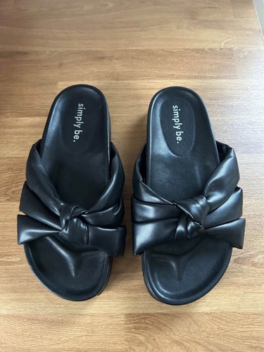 Simply twisted knot mules - twisted,