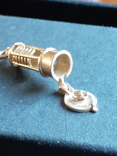 9ct yellow gold - , charm