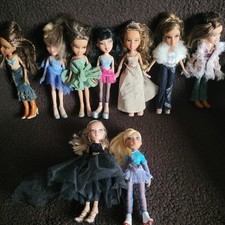 BRATZ DOLL BUNDLE VINTAGE - Includes 9 Dolls, BRATZ Carry Case + Accessories