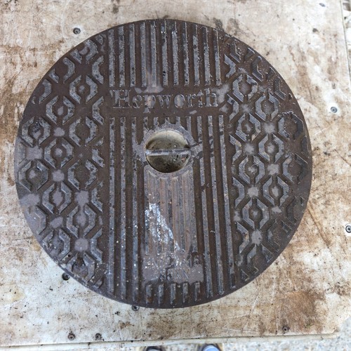Round cast iron manhole - round, cover