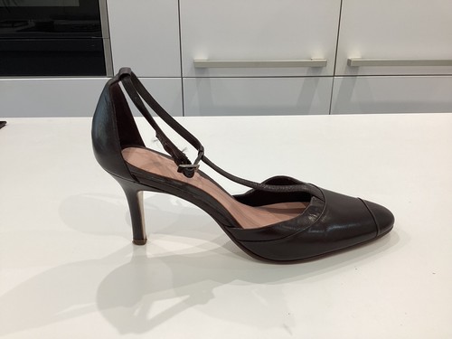 Conker brown leather - m&s, court