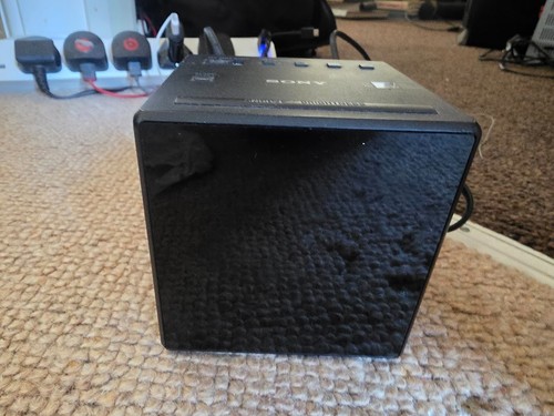 Sony icf cube clock radio - icf-c1,