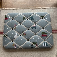 Sophie Allport Home For Christmas Fabric memo pin board 41 x 31cm