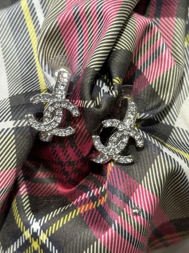 Chanel earrings 25c limited - chanel,