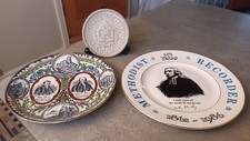 CABINET COLLECTABLE PLATES 3 X