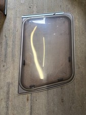 CARAVAN / MOTORHOME  2003-2007 LUNAR  FRONT RIGHT WINDOW ( DAMAGED )