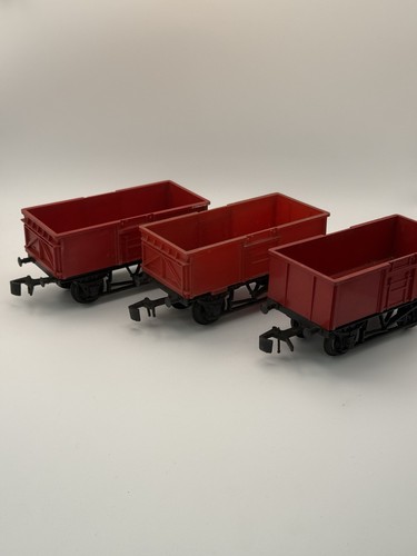 Three gauge mineral wagons - three, o