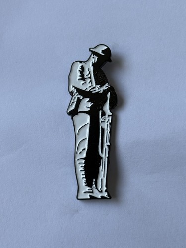 Ww1 remembrance badge - ww1, badge.