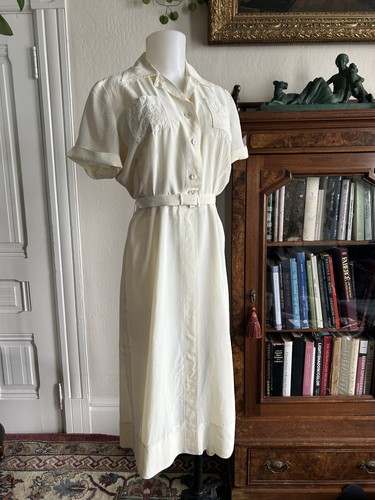 Vintage 1940s cream rayon day - 1940s,
