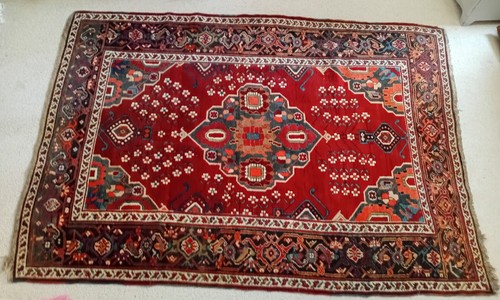 Large vintage caucasian style - vintage,