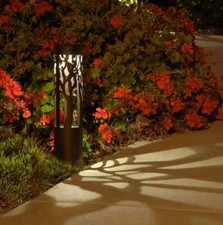 Tommy Bahama 12-Lumen Solar