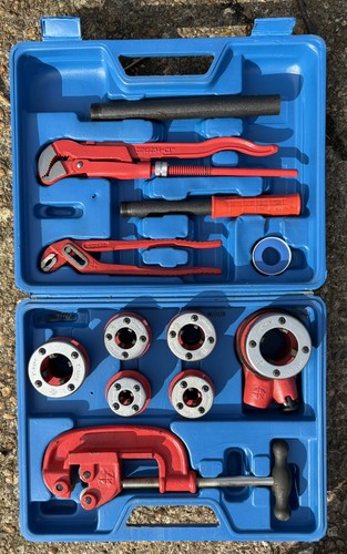 Pipe threading tool kit - threading,