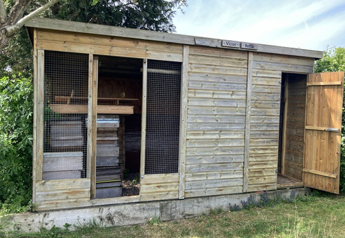 Wooden bird enclosure - bird, with