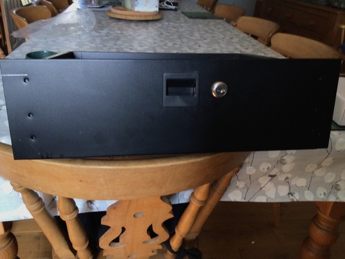 Lockable drawer for rack - lockable,