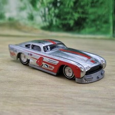 Hot Wheels Aston Martin DB4 GT Diecast Model Car 1/64 (47) Excellent Condition