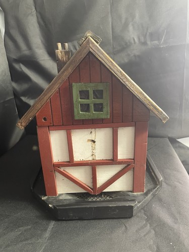 Vintage wooden barn birdhouse - barn,
