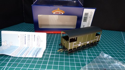 Bachmann dance hall brake van - hall,