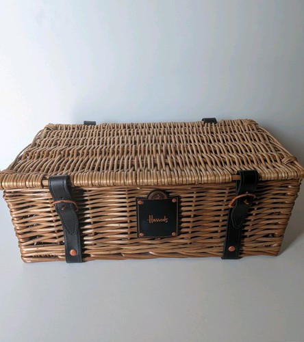 Harrods luxury wicker hamper - wicker,