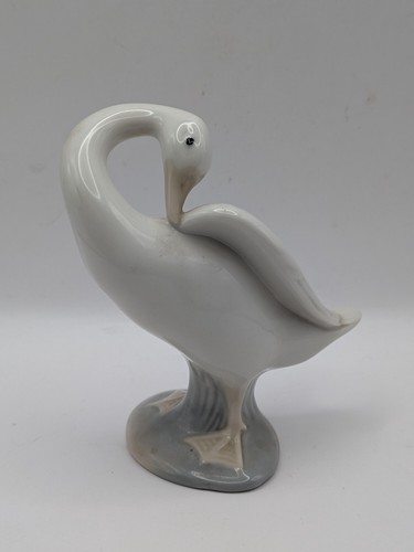 Lladro preening goose - goose, #4553