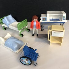 Playmobil 4225 Baby Incubator And Nurse plus other hospital stuff. +Wheel Chair 