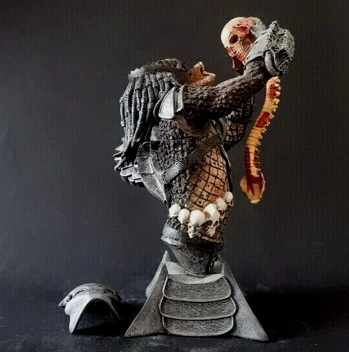 Predator special edition bust - special,
