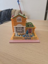 1994 Bluebird Polly Pocket Pollyville Light-Up Hotel