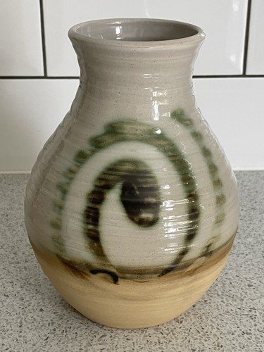 Large 19cm high moffat - large, pottery