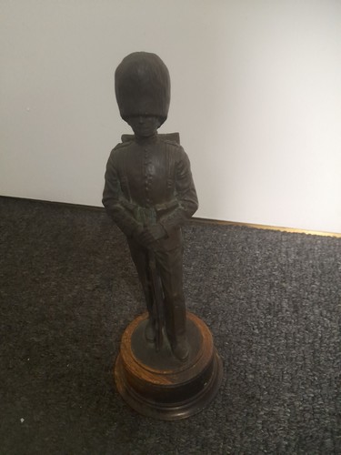 Bronze effect figurine - bronze,