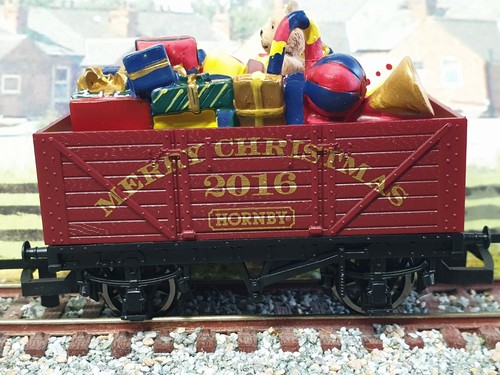 Hornby r6777 christmas wagon - christmas,