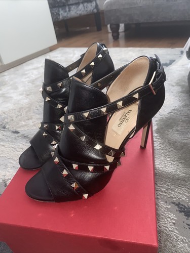Valentino rockstud heels shoe - valentino,