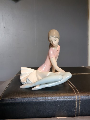 Lladro shelley seated - lladro,