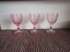 SET OF 3 BEAUTIFUL UNUSUAL CRANBERRY WINE GLASSES  WITH RAISED BUBBLE EFFECT