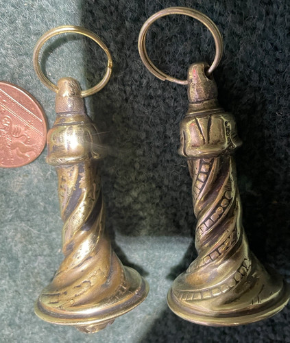 Toilet cistern light servants
