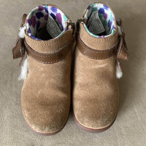 Childrens suede ugg - boots, size
