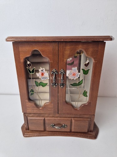 Vintage wooden jewellery - wooden,