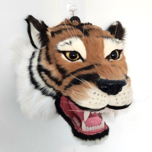 Lifelike tiger head wall decor - wall,