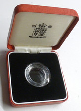 Royal mint official red - royal,
