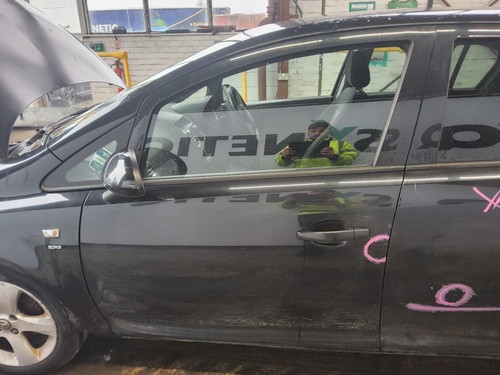 Front door vauxhall corsa - front,