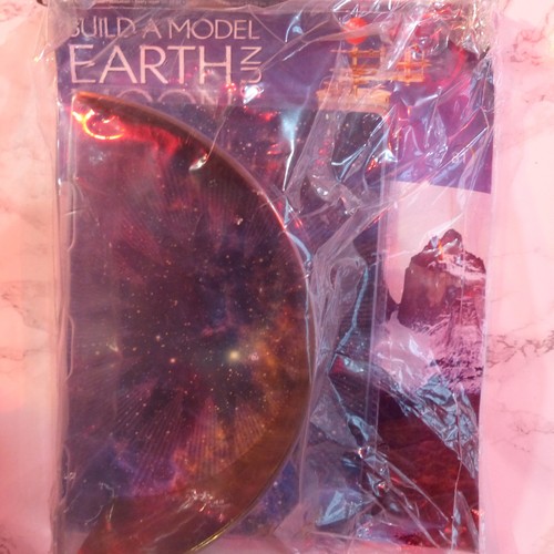 Eaglemoss build model earth - a,
