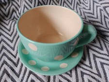 JUMBO CUP AND SAUCER FLOWER POT,PLANTER,CERAMIC,14cm diam. x 10cm high,USED,VGC