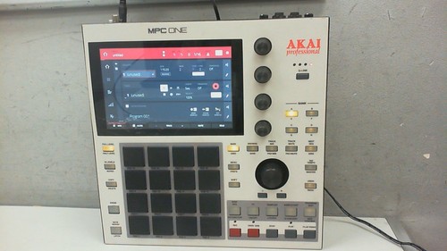 Akai mpc one retro edition - retro,