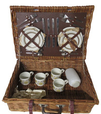 vintage traditional 4-Person Luxury Wicker Picnic Basket Set