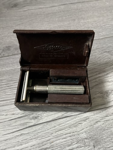 Vintage gillette travel razor - travel,