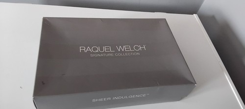 Boxed raquel welch - boxed,