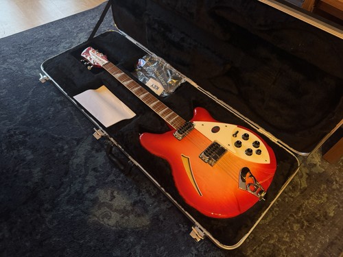 Mint 2023 rickenbacker 360 - mint,