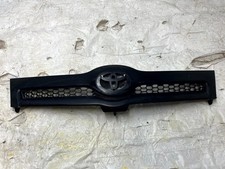 Toyota Corolla Verso Front