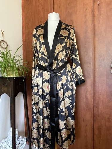 Autograph robe size large - autograph,